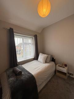 3 BR Family & Contractors Near NEC & Bhm Airport Parking 3 - 5