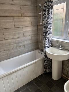 4 Bedroom House on the doorstep of Teeside Uni - 2