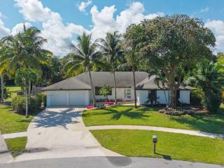 Seabreeze Court by Rove - 4BR Home with Private Pool - 7