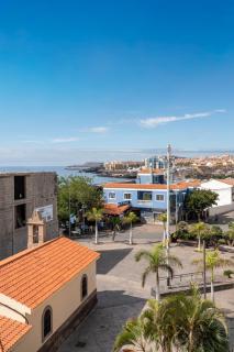 Two bedroom apartment with sea view in Los Abrigos - 4