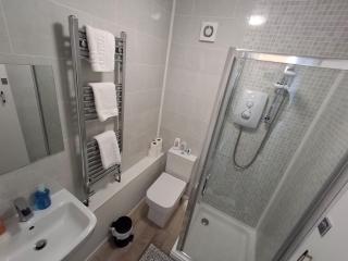 2 Bedroom Maisonette Apartment with Open-Plan Kitchen, Dining and Sitting Area on Lower Level - 1