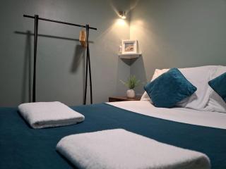 2 Bedroom Maisonette Apartment with Open-Plan Kitchen, Dining and Sitting Area on Lower Level - 5