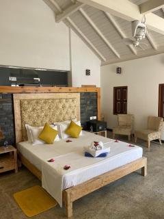 Aanya Villa by the Beach - 5