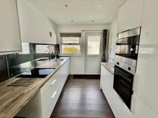 Sea View Bungalow in Carbis Bay Sleeps 6 - 9