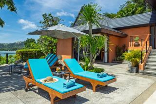 Nambo Villa - Stunning luxury seafront pool villa 4 BR - 5