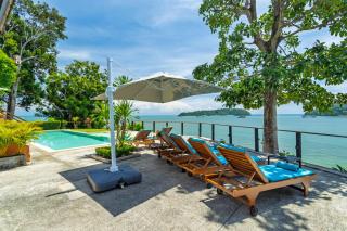 Seafront Pool Villa Nambo - 3