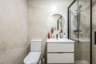 Modern apartment on Gran Via - 5