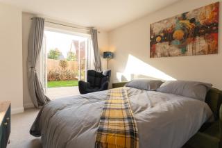 Stylish 3 bed house in Bedford perfect for Contractors and families - 6