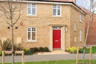 Stylish 3 bed house in Bedford perfect for Contractors and families - 3