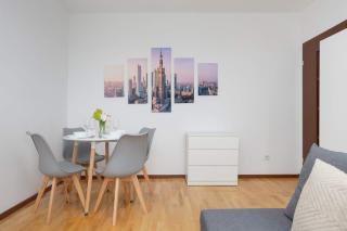 Family Apartment with Homely Atmosphere and Excellent for Remote Working by Noclegi Renters - 3