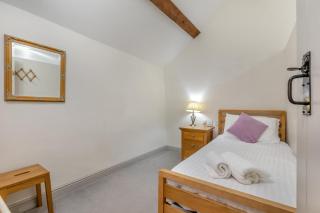 3 Bed in Alsop-en-le-Dale oc-w33738 - 1