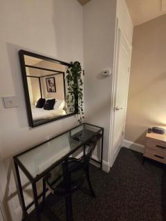 Modern 5 Bedroom Retreat, With Valley Views, Near Bike Park Wales - 6