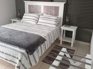 Restful Sea, Sand and Sun Flat - 3