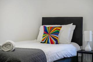 Large House Nr Station 4 Contractors, Free Parking - 1