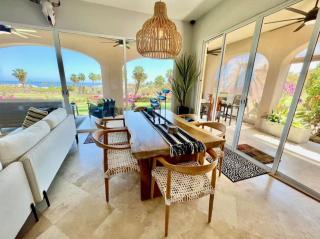 Spacious living, overlooks golfcourse & ocean - 7