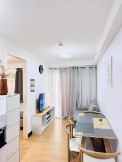 Davao 1BR Condo for 4 with Pool Near SM Lanang and Airport - 9