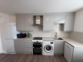 Bright & Cozy 3-Bedroom Home with Spacious Living - 6