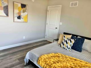 Modern 2bd 2ba - Near I75, No Steps, Free Wifi - 7