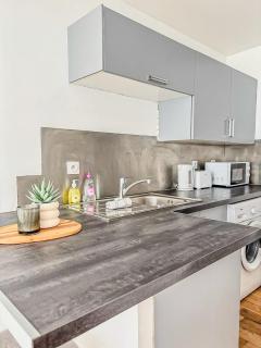 Les Saints Nico à 5 min Port, Gare & Centre - 1