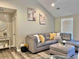 Modern 2bd 2ba - Near I75, No Steps, Free Wifi - 2