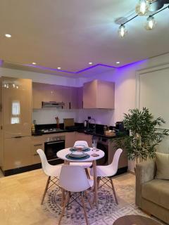 Modern Studio France ville - 1