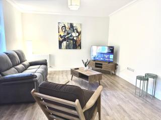 Picturesque Tornagrain Apartment 2bed Free Parking WiFi - Near Inverness Airport - 1