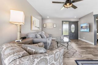 Canalfront Paradise with Heated Pool, Dock & Kayaks - Villa Living Waters - Roelens - 1