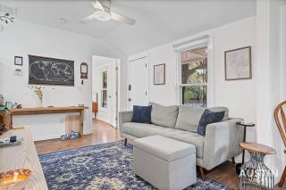 Walk to E. Austin Hotspots 2BR 1BA w Parking Dog-Friendly By Austin Vacay - 2