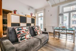 Sant Ambrogio-Centre of the town-Castle 1min-Duomo4 min - 2