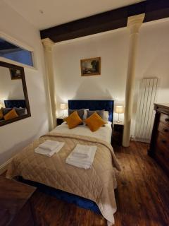 Luxury Mayflower Suite - 2