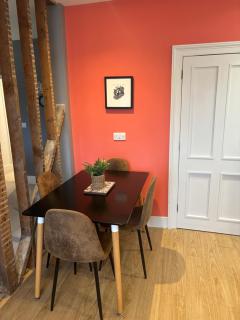 Aspen-free parking-Grade II listed-second floor two bedrooms apartment - 2