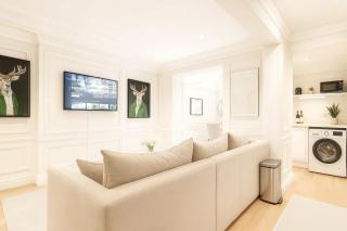 2 Bed Modern Apartment next to Famous Museum - 5