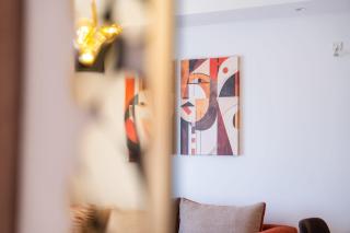 Modern Apartment Pool Balcony & Comfort - 1