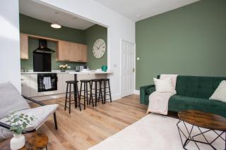 Jackson Street Wi-fi Parking Vacant Nest - 5