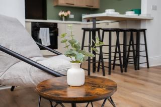 Jackson Street Wi-fi Parking Vacant Nest - 1