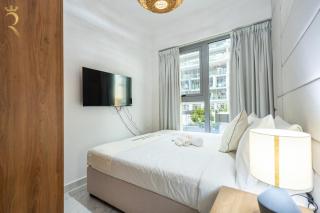 Elegant 2BR Apartment Mirage Zen Masdar City - 9