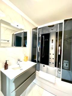 Helios Deluxe Apartmanok - 8