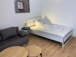 6 Betten am Bahnhof der Kulturhauptstadt 2025 - 6