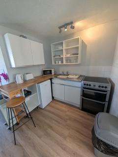 82, Two bed Chalet on Belle Aire Holiday Park - sleeps 5, pet friendly, bed linen and towels included plus onsite entertainment available - 5