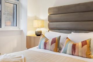 Trafalgar's Charm - 6