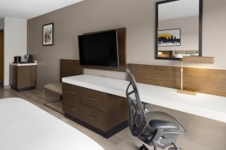 Crowne Plaza Nashville Airport by IHG - 9