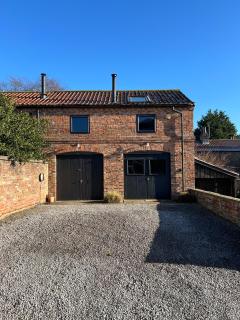 Secluded, art filled getaway near York - 5