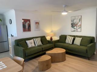 Fresh & fabulous 4 bedroom villa - walk to Curtin University - 0