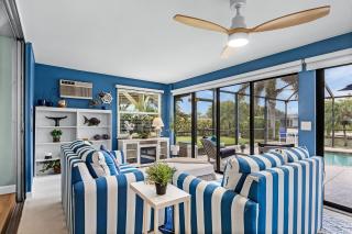 Waterfront Bliss with Saltwater Pool, Hot Tub & Dockside Fire Table - Kathys Cottage - Roelens - 3