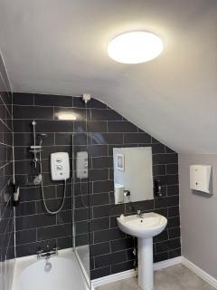 Stylish 3 BR home & Game room & Family Lounge - 2