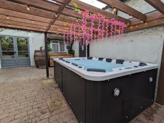 A historic Pub with a modern twist - The Greyhound - 8