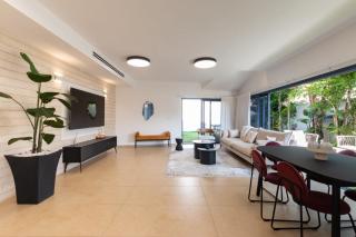 O&O Group - Huge Villa With Jacuzzi By The Beach - 4