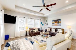 Dream Gulf Views Furnished Deck Sleeps 7 - 9