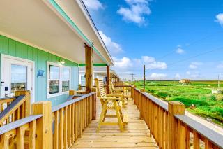 Dream Gulf Views Furnished Deck Sleeps 7 - 8