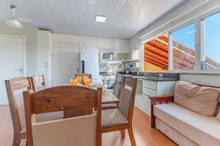 Aconchegante Apto a 200 metros da Praia de Bombas - 0